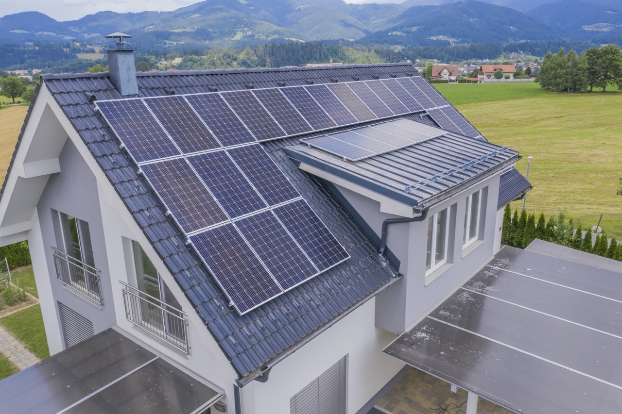 Why You Should Switch to Solar : Benefits for Homeowners and Businesses